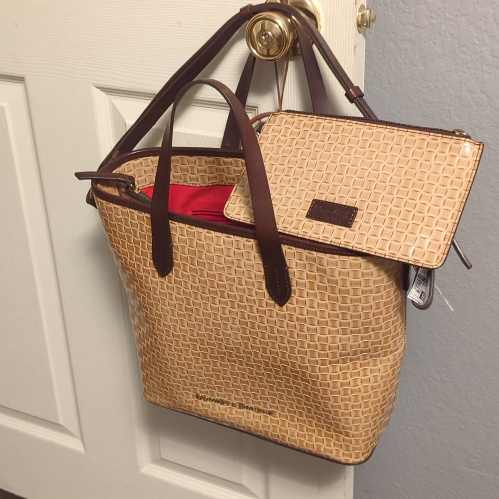 Dooney& Bourke purse and wallet